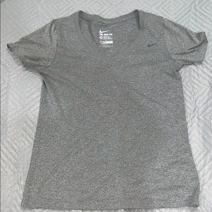 MEDIUM GREY NIKE DRI-FIT TEE